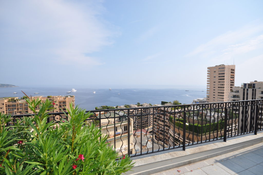 Discover A Luxurious Duplex On The Top Floor Of Monaco S San Carlo