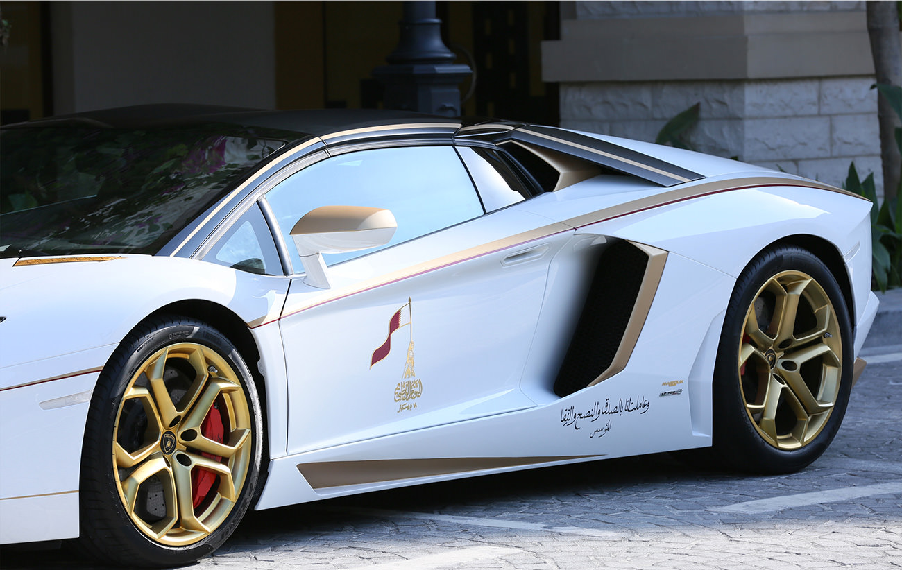 Lamborghini Aventador lp700 4 Золотая