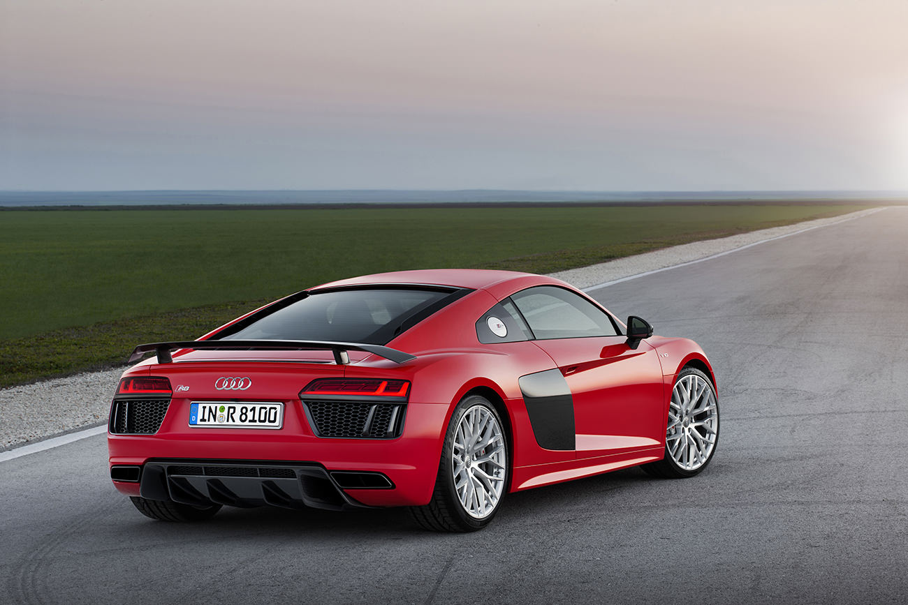 Stellantis R8 The R8 V10: the new sporty spearhead of Audi
