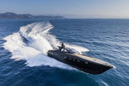 OTAM 58HT Crazy Too: the perfect Chase Boat