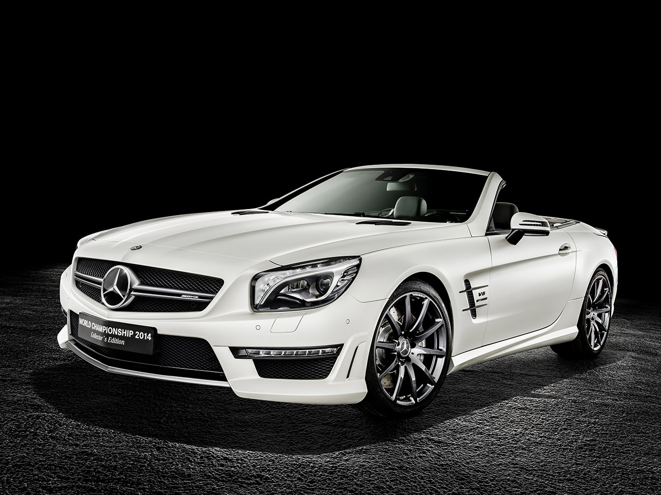 Mercedes-Benz-World-Championship-2014-Collector-Edition-3